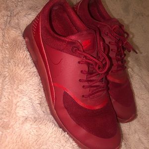 Red Nike Airmax Thea